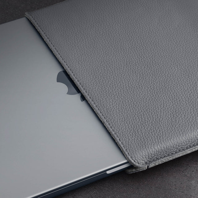 Leather MacBook sleeve with Apple logo — Gamma Plus – INCARNE Leather
